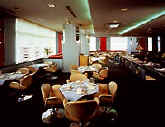 kokusai-lunchcorner.jpg (4536 バイト)